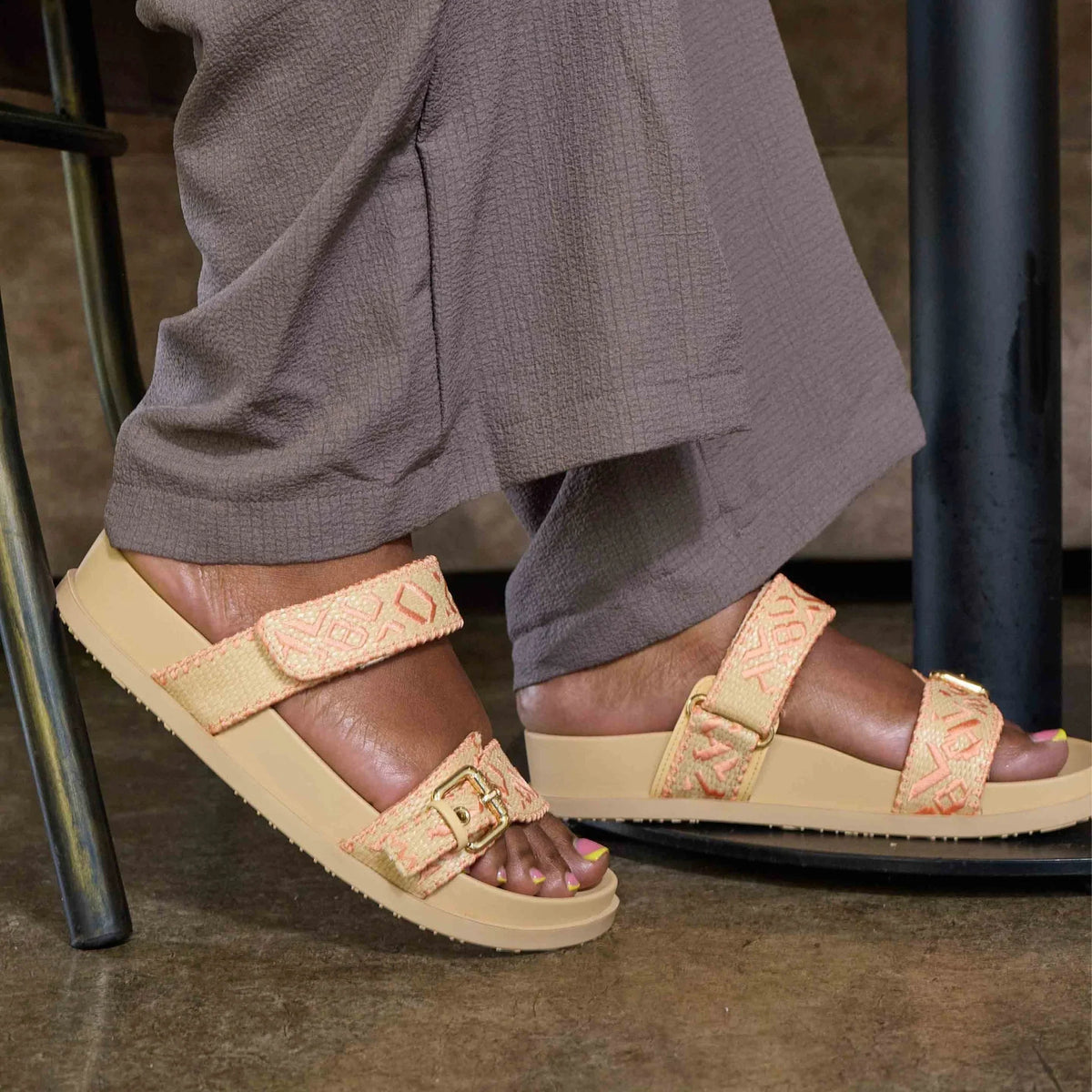 CULTURE MULE SANDALS